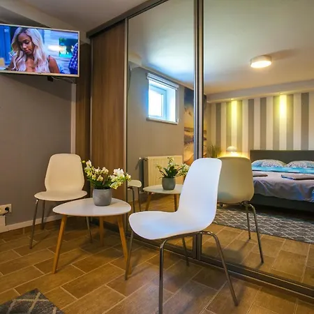 Miodowa Near By The - Orlowo شقة غدينيا