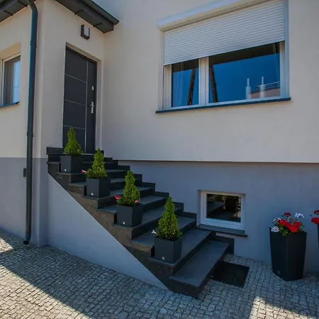 Miodowa Near By The - Orlowo Апартаменты