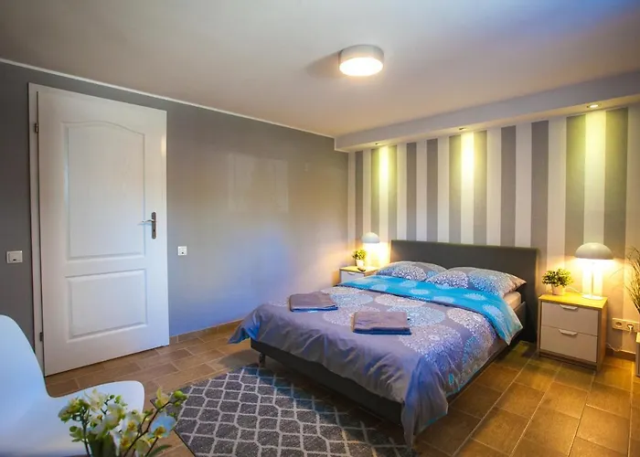 Miodowa Near By The - Orlowo Апартаменты