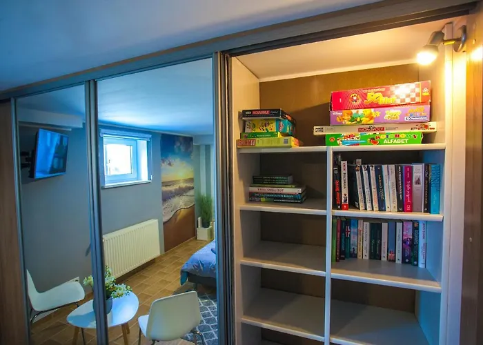 Miodowa Near By The - Orlowo Апартаменты Гдыня