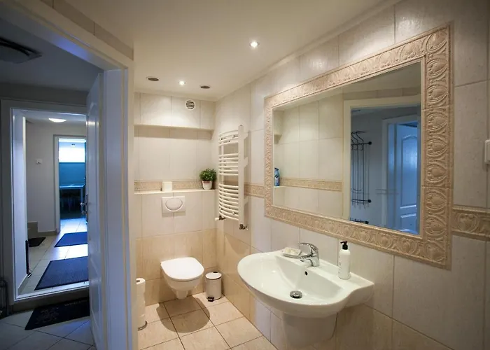 Miodowa Near By The - Orlowo Апартаменты