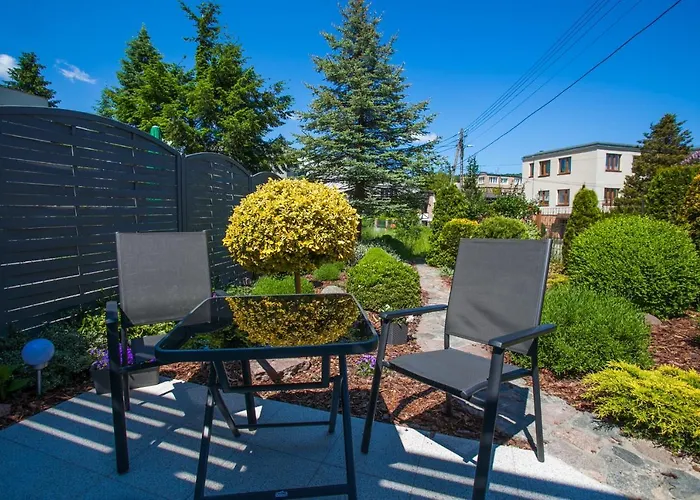 Miodowa Near By The - Orlowo Apartment